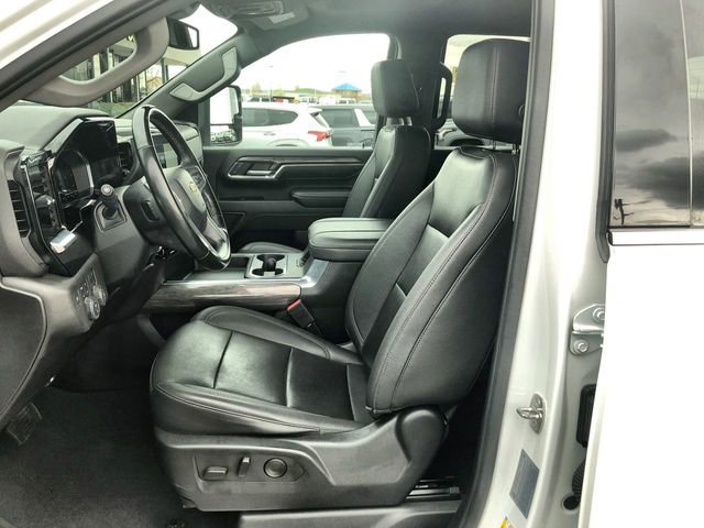 Used 2024 Chevrolet Silverado 3500 LTZ AWD/4WD image 11