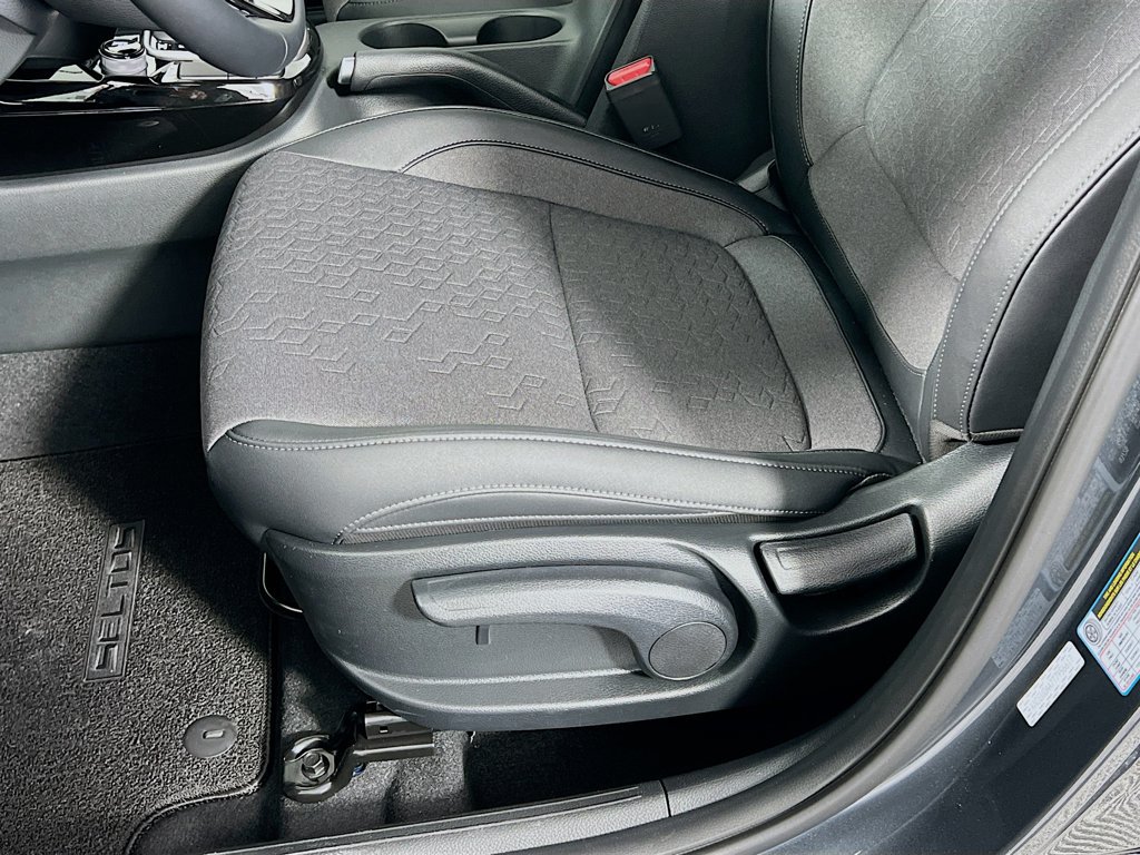 New 2026 Kia Seltos S FWD image 17