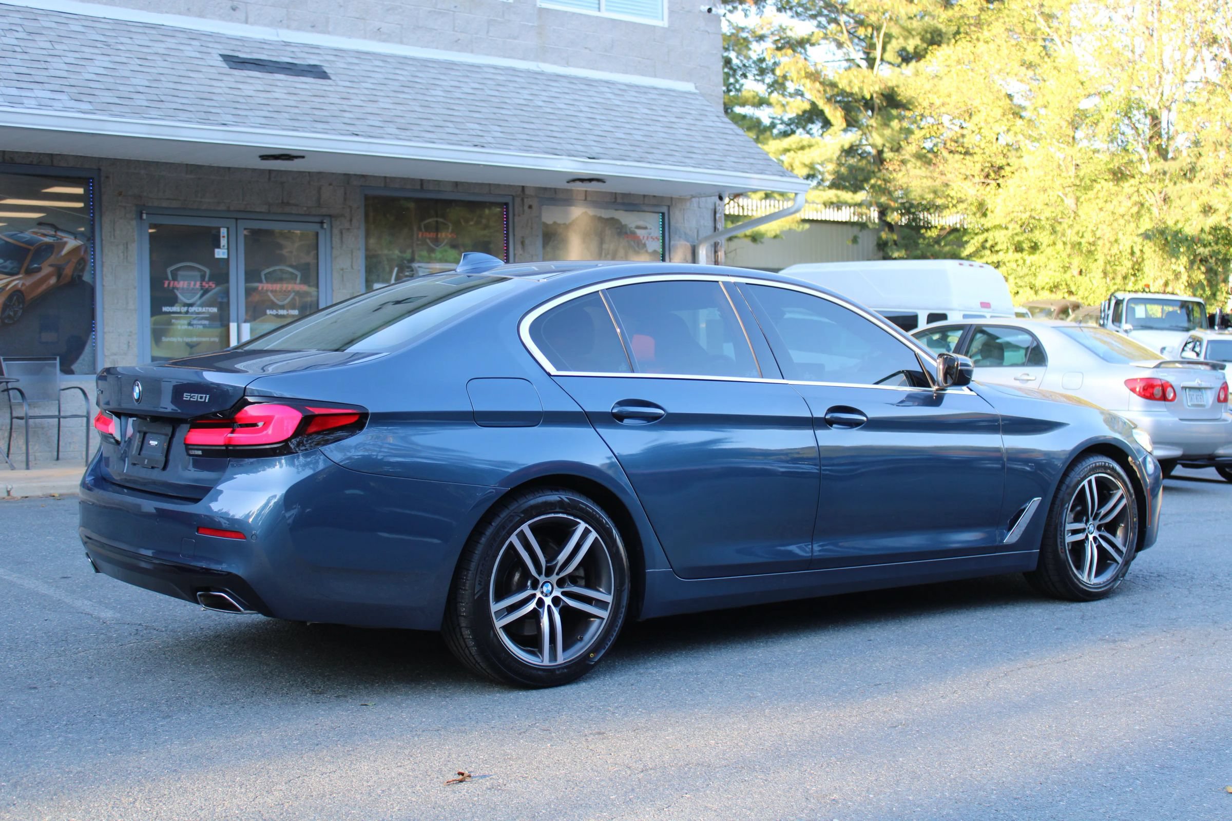 Used 2023 BMW 530i xDrive w/ Premium Package AWD/4WD image 5