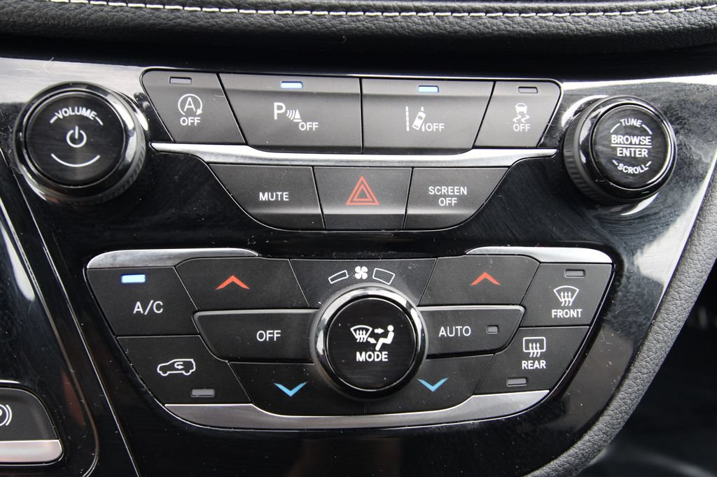 Used 2026 Chrysler Pacifica Select AWD/4WD image 29