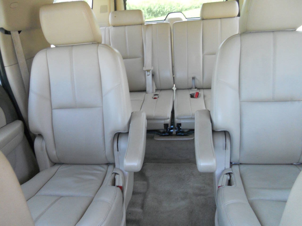 Used 2013 Chevrolet Suburban LT AWD/4WD image 25