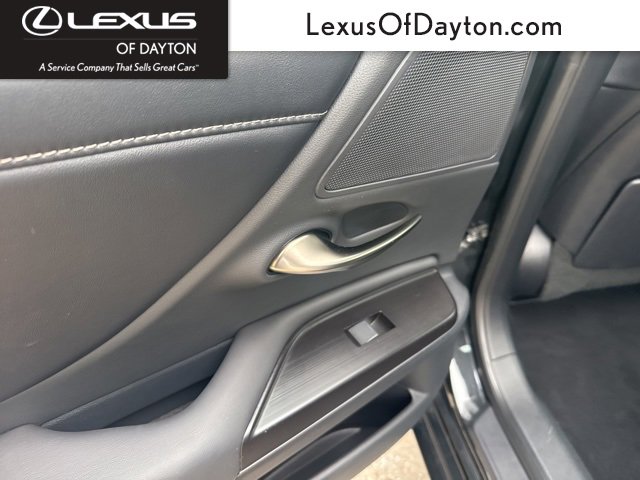Used 2019 Lexus ES 300h image 32