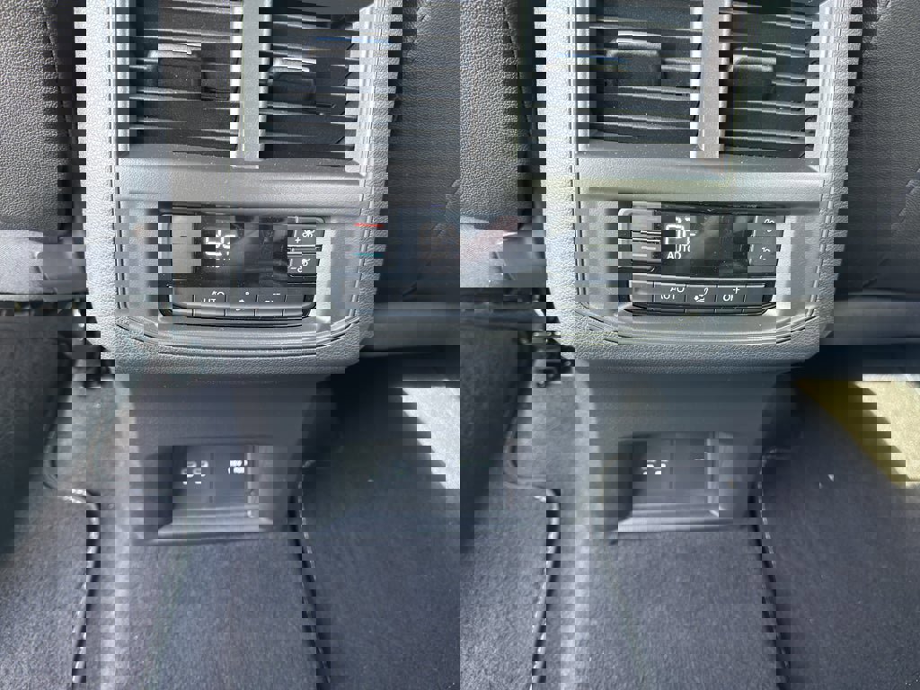 Used 2023 Volkswagen Atlas SE image 23