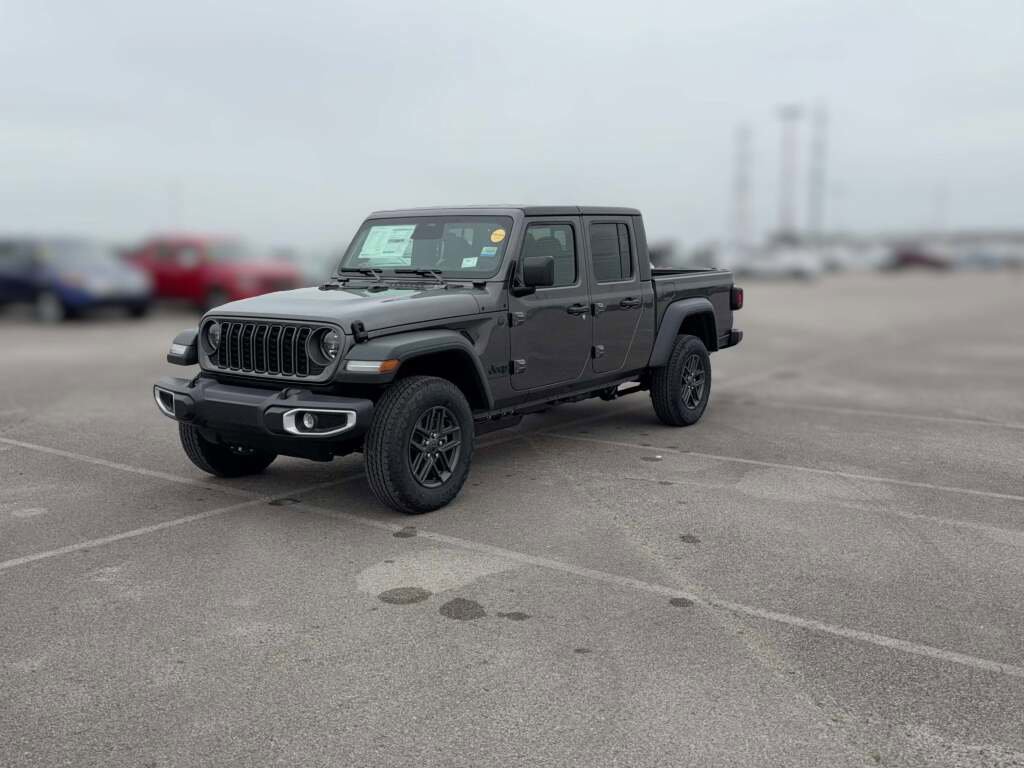 New 2026 Jeep Gladiator Sport image 4