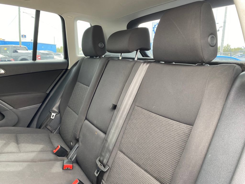 Used 2018 Volkswagen Tiguan Limited w/ Premium Package AWD/4WD image 14