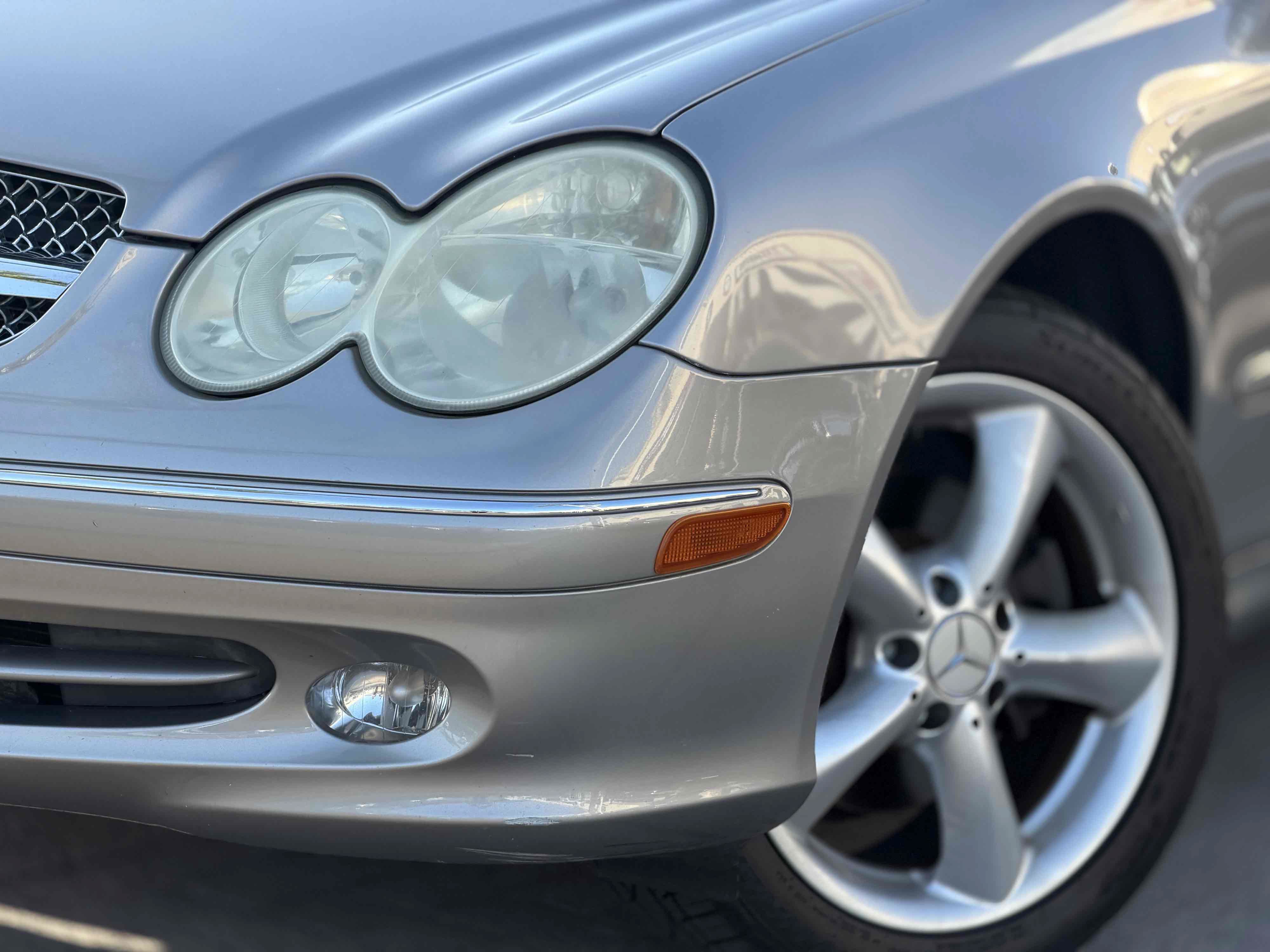 Used 2005 Mercedes-Benz CLK 320 Cabriolet image 11