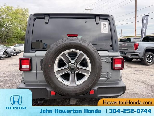 Used 2023 Jeep Wrangler Unlimited Sahara AWD/4WD image 5