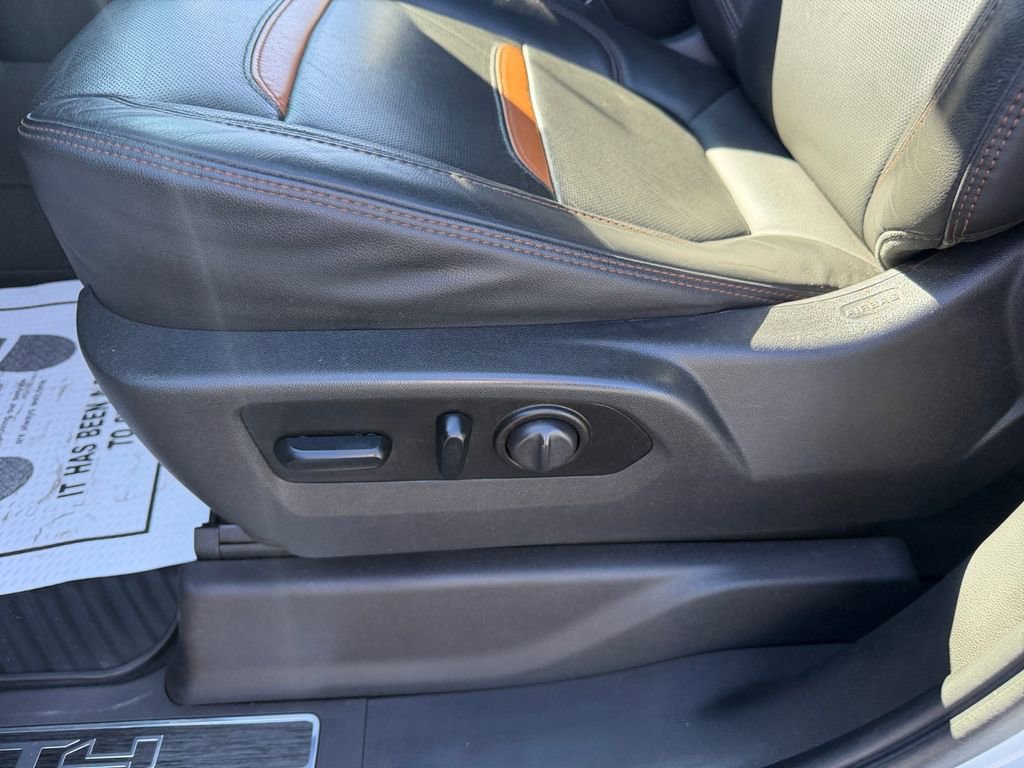 Used 2021 GMC Sierra 2500 AT4 w/ AT4 Premium Plus Package image 13