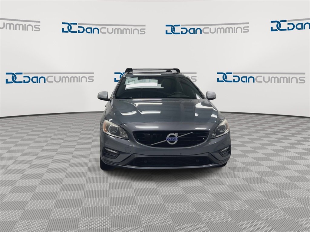 Used 2017 Volvo V60 T6 R-Design Platinum image 3
