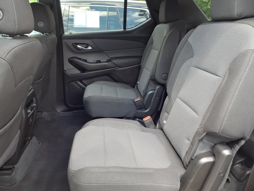Used 2023 Chevrolet Traverse LT FWD image 13