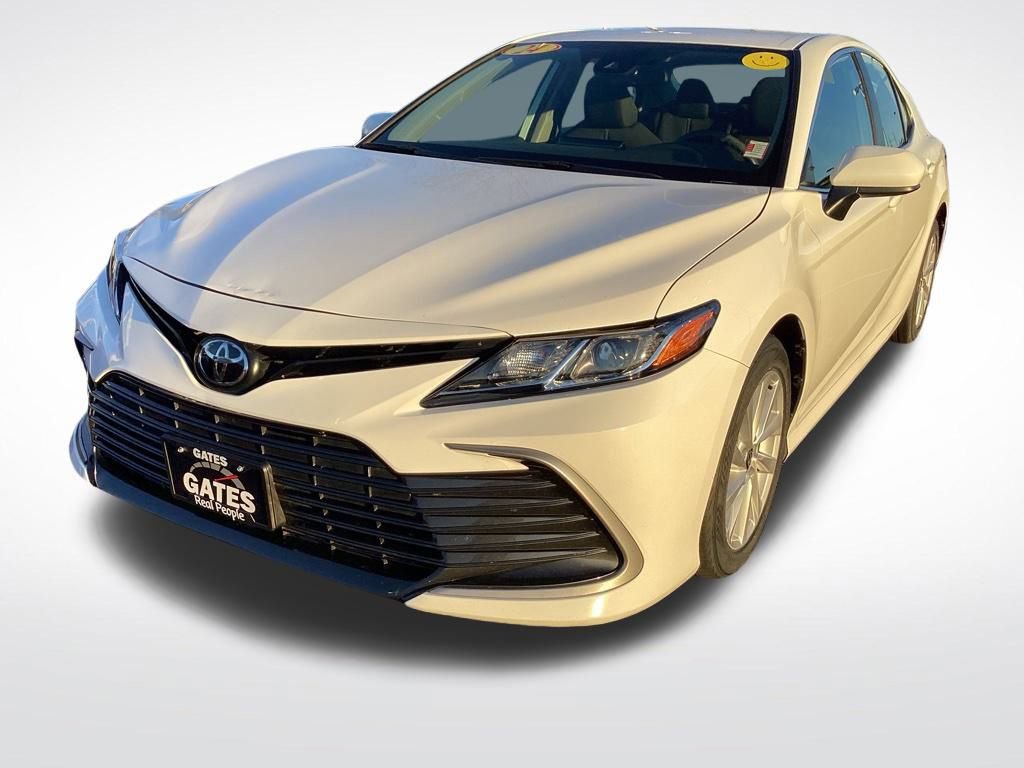 Used 2024 Toyota Camry LE image 5