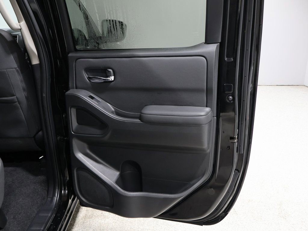 Used 2024 Nissan Frontier SV image 25