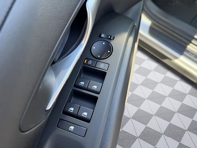 New 2026 Hyundai Tucson Blue SE image 12