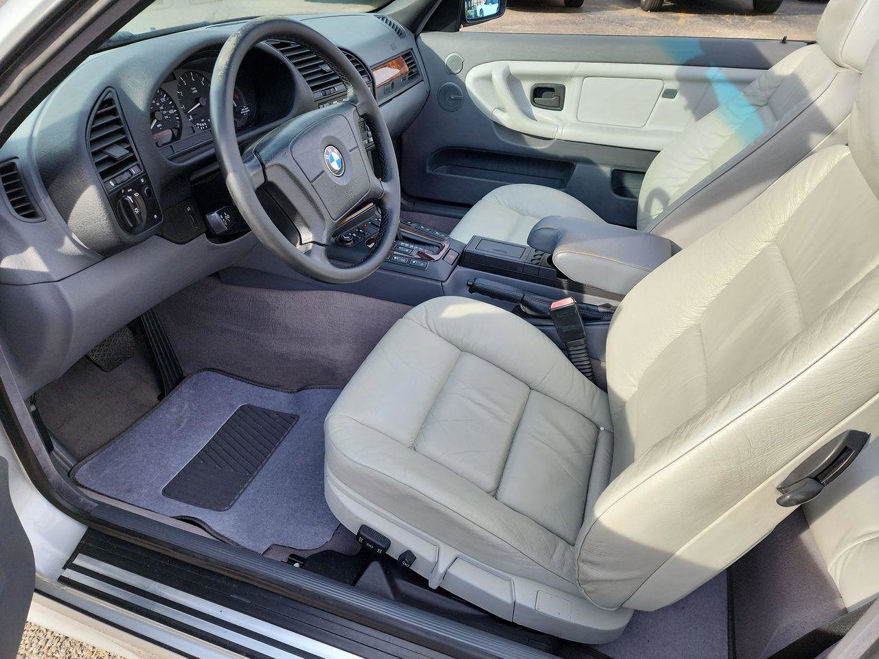 Used 1998 BMW 328i Convertible image 3