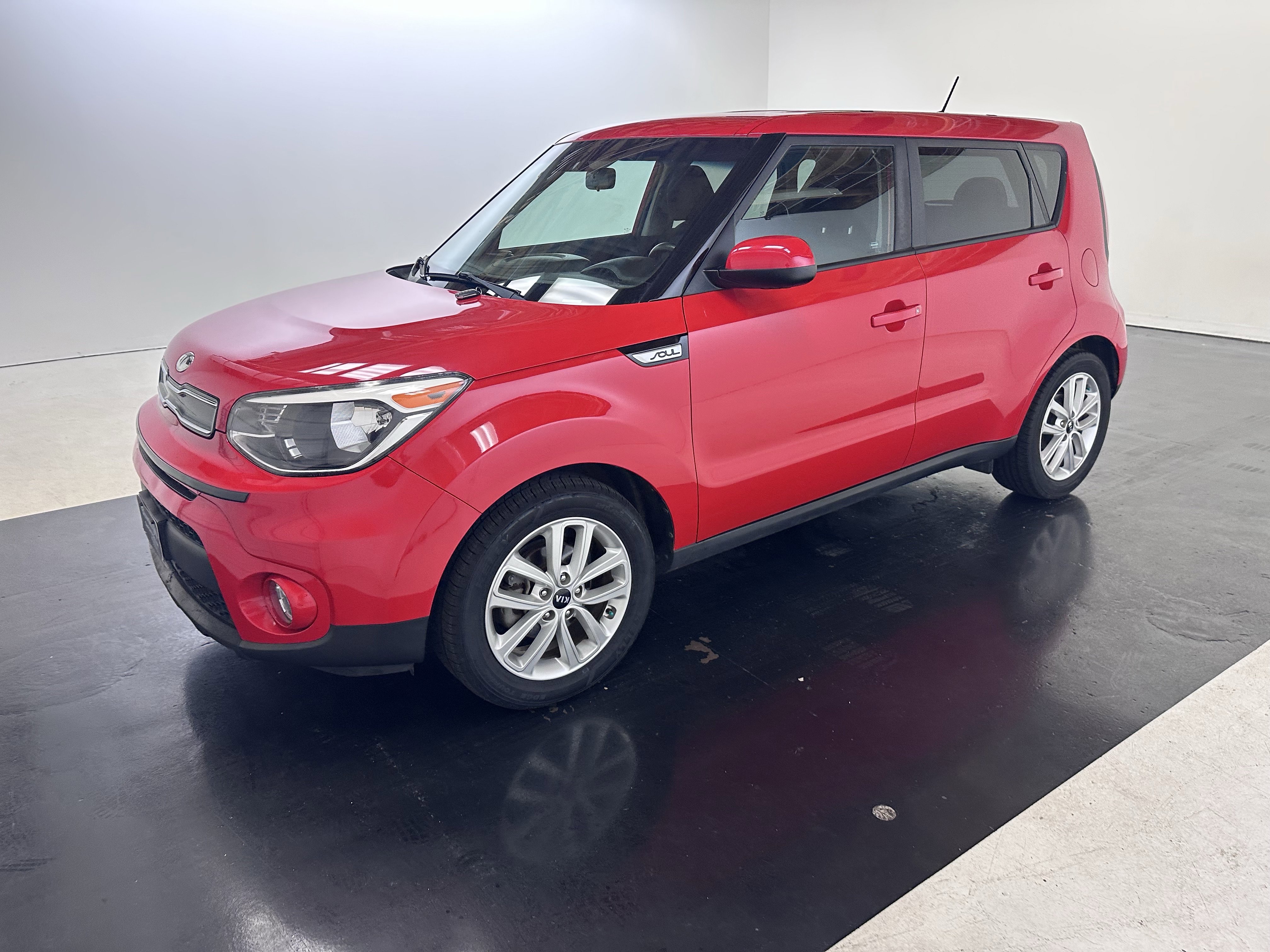 Used 2018 Kia Soul + image 8
