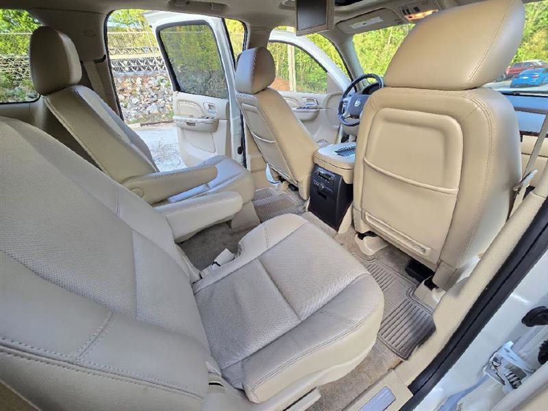 Used 2013 Cadillac Escalade ESV Luxury RWD image 26