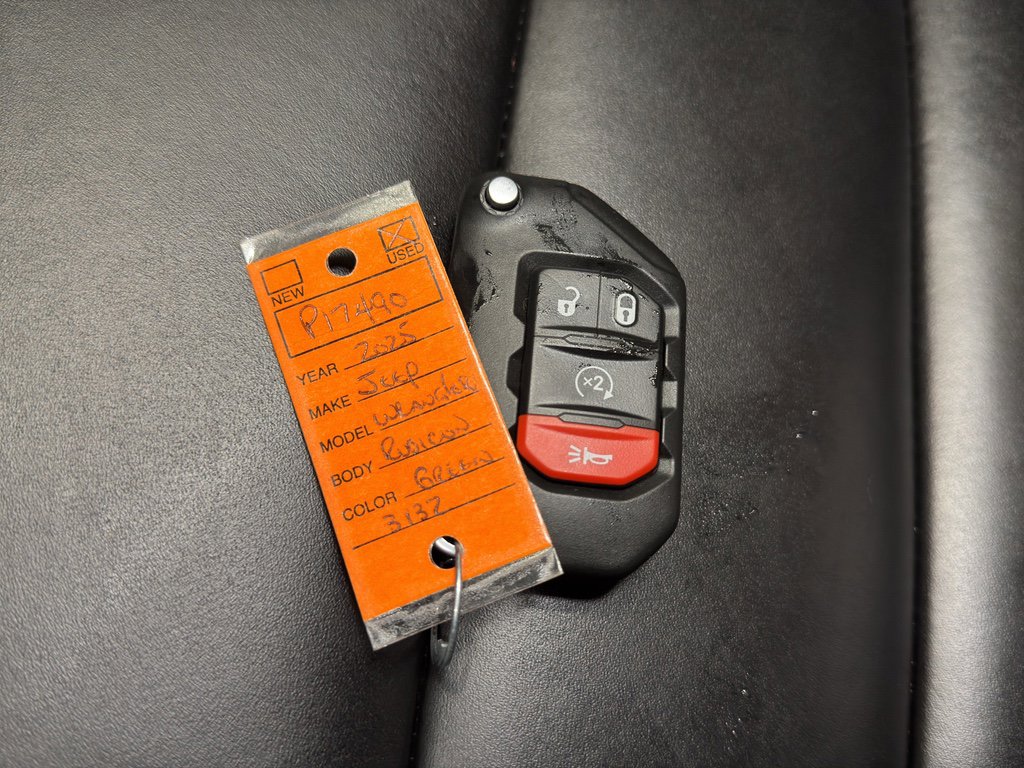 Used 2025 Jeep Wrangler Unlimited Rubicon w/ XTREMEE 35" Tire Package image 40