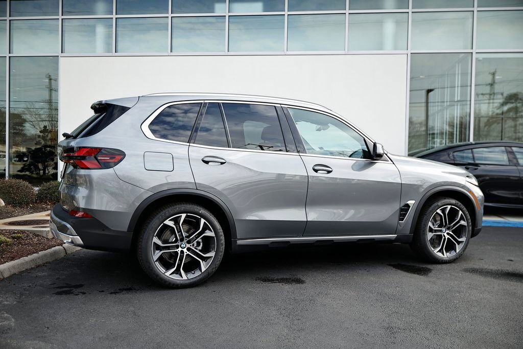 New 2026 BMW X5 xDrive40i w/ Executive Package image 7