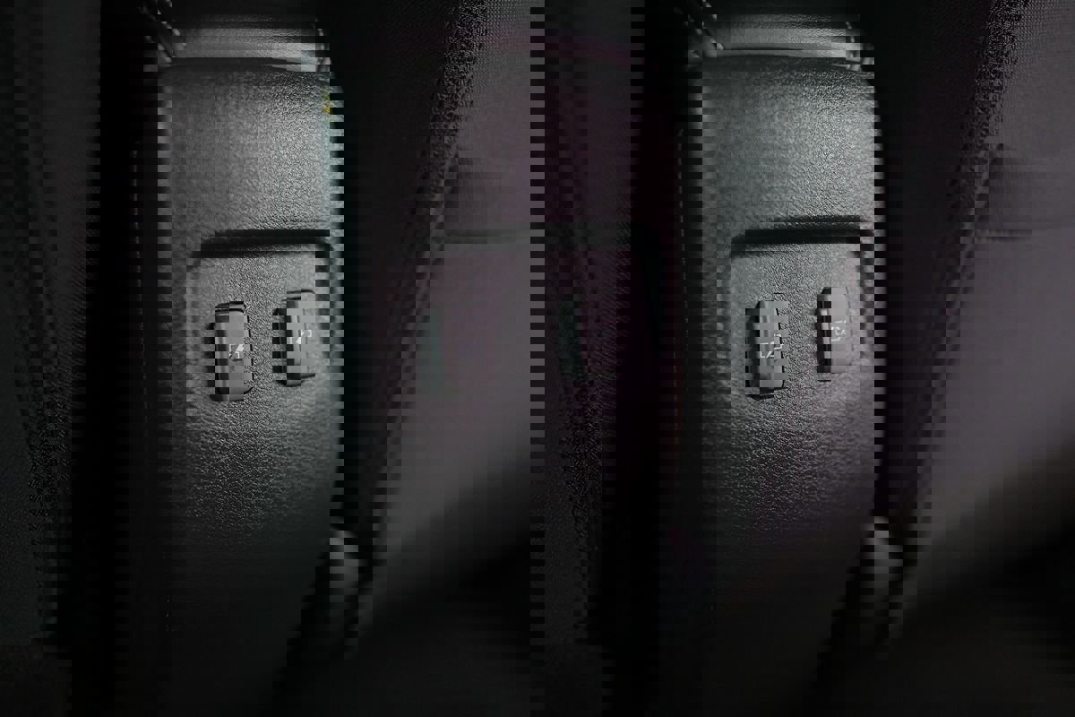 Used 2022 Nissan Kicks SV image 29