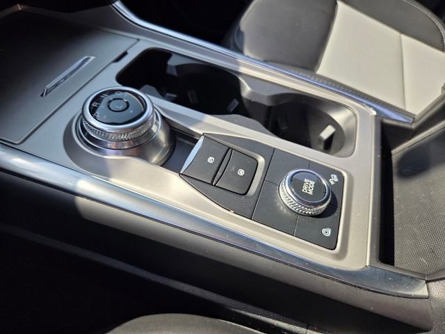 Used 2022 Ford Explorer XLT w/ Equipment Group 202A image 27