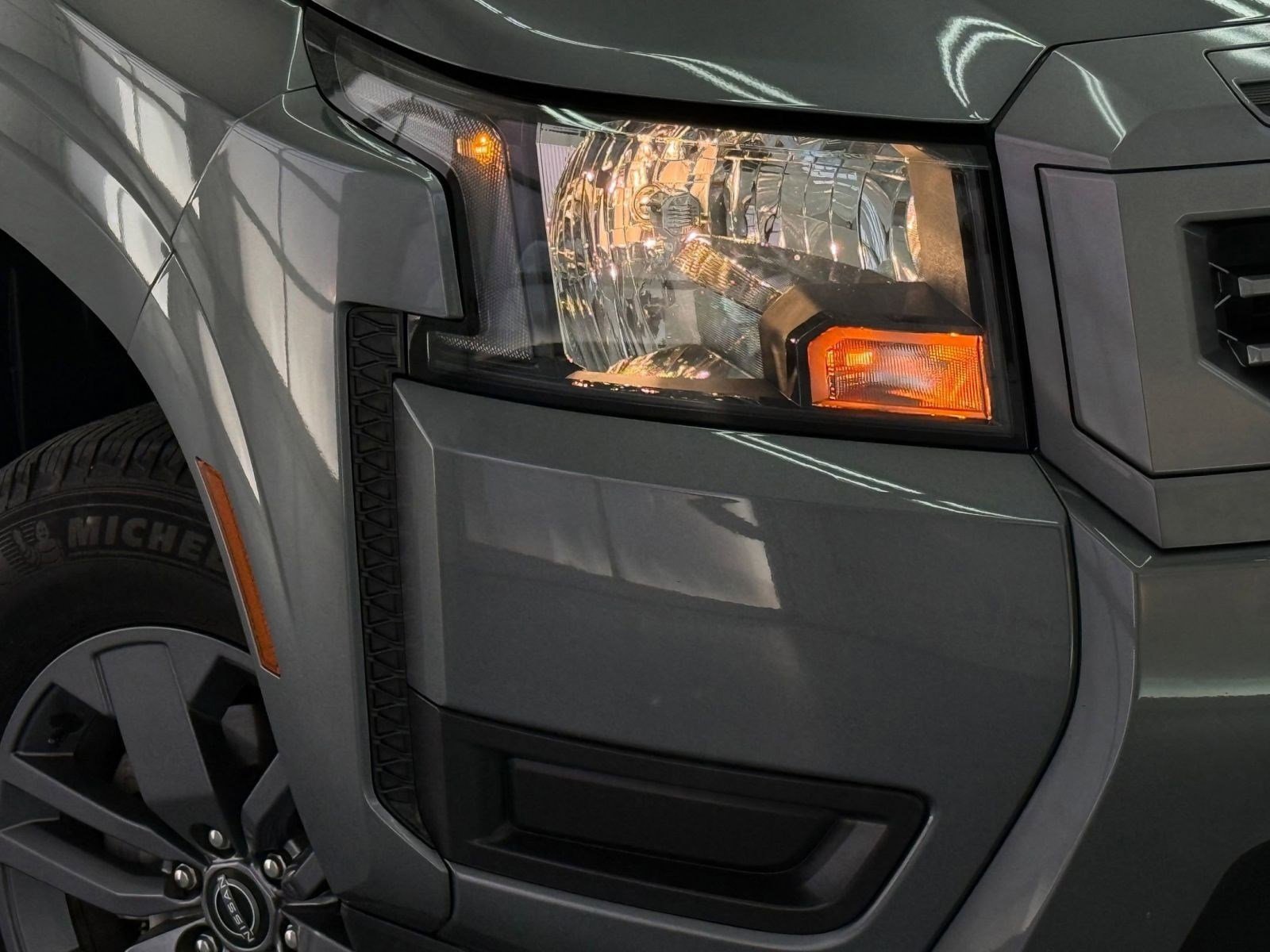 Used 2025 Nissan Frontier SV image 10