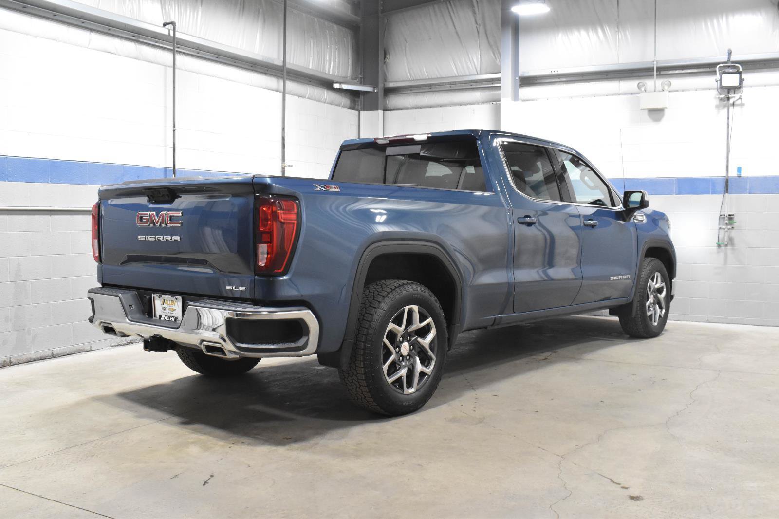 Used 2024 GMC Sierra 1500 SLE w/ Preferred Package AWD/4WD image 26
