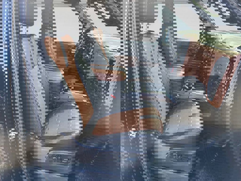 Used 2023 Chevrolet Silverado 3500 High Country w/ Snow Plow Prep/Camper Package image 15