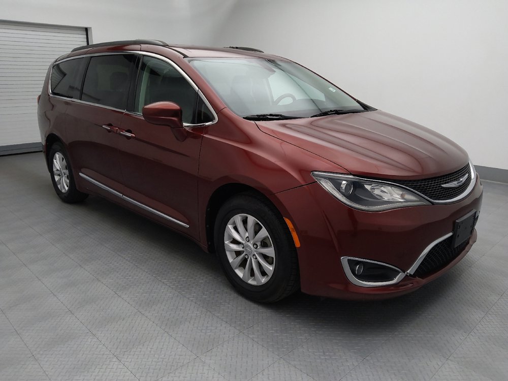 Used 2017 Chrysler Pacifica Touring-L FWD image 13