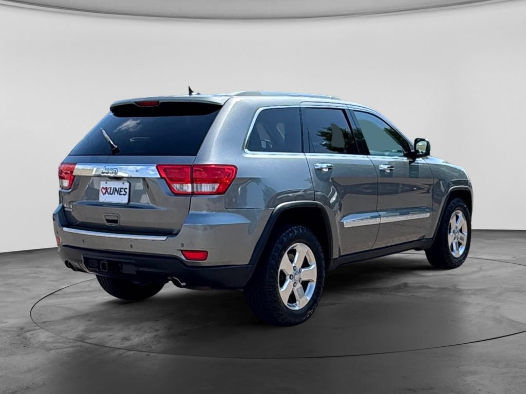 Used 2011 Jeep Grand Cherokee Limited w/ Trailer Tow Group IV AWD/4WD image 10