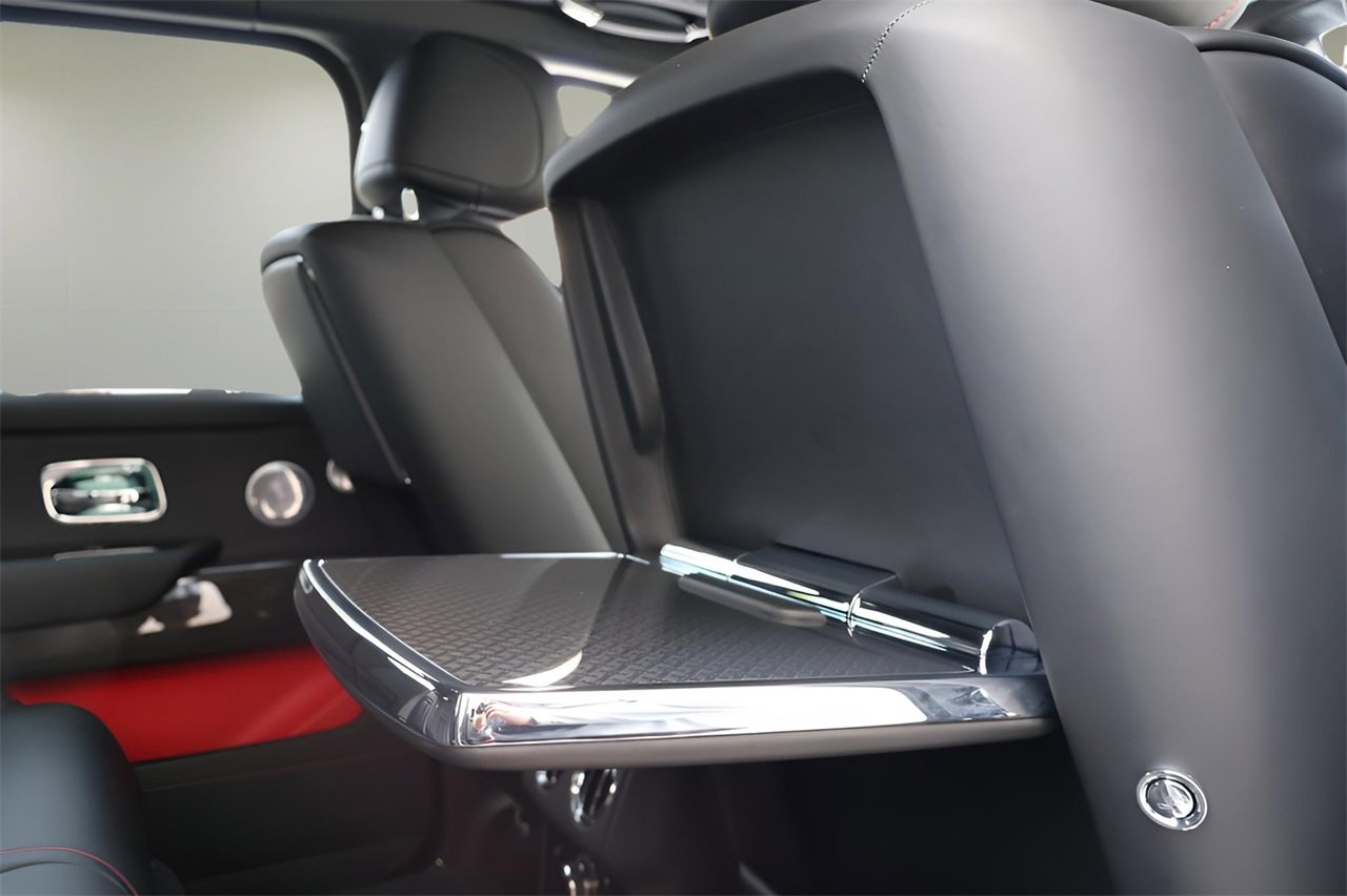 New 2026 Rolls-Royce Cullinan Black Badge image 25