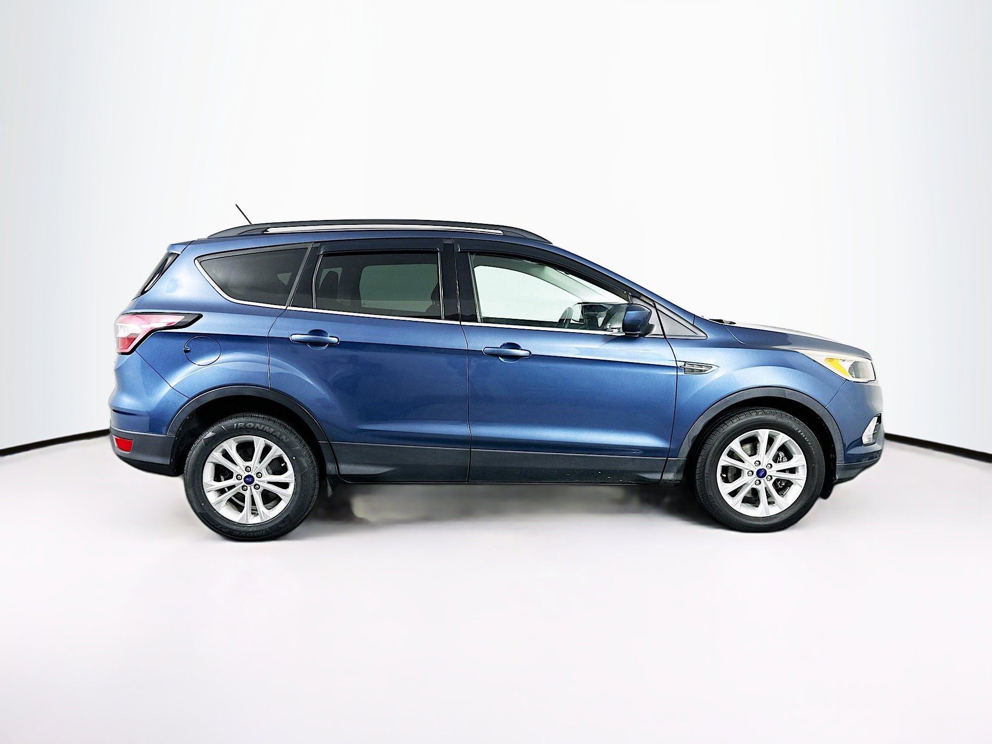 Used 2018 Ford Escape SE w/ SE Sync 3 Package image 10