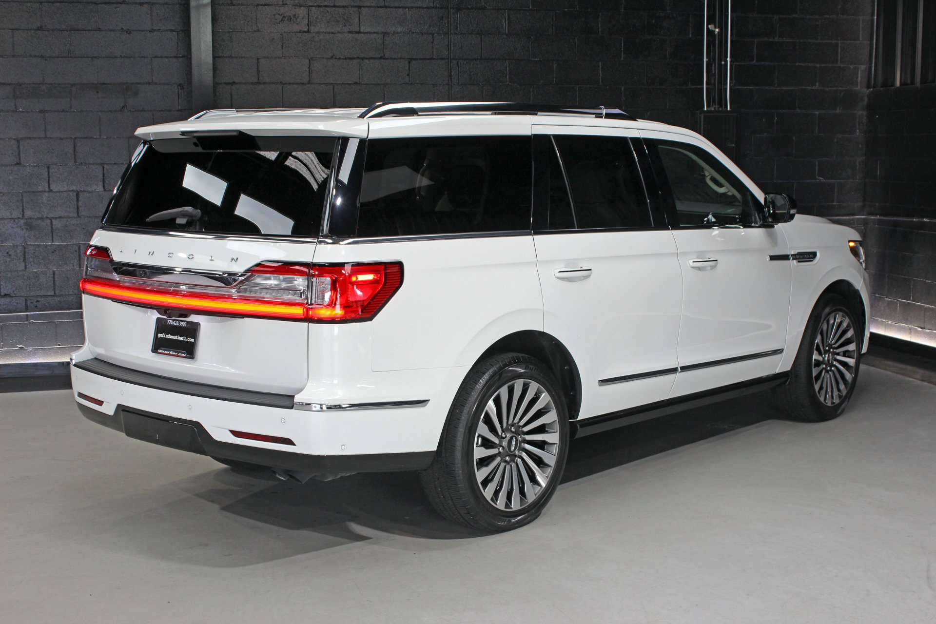 Used 2021 Lincoln Navigator Reserve w/ Luxury Package image 14