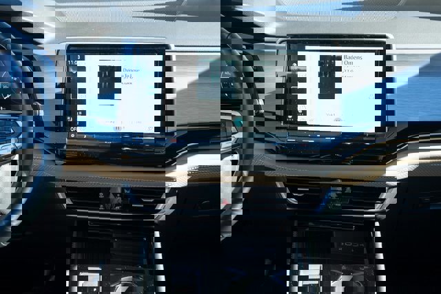 New 2026 Volkswagen Atlas Cross Sport SE image 32