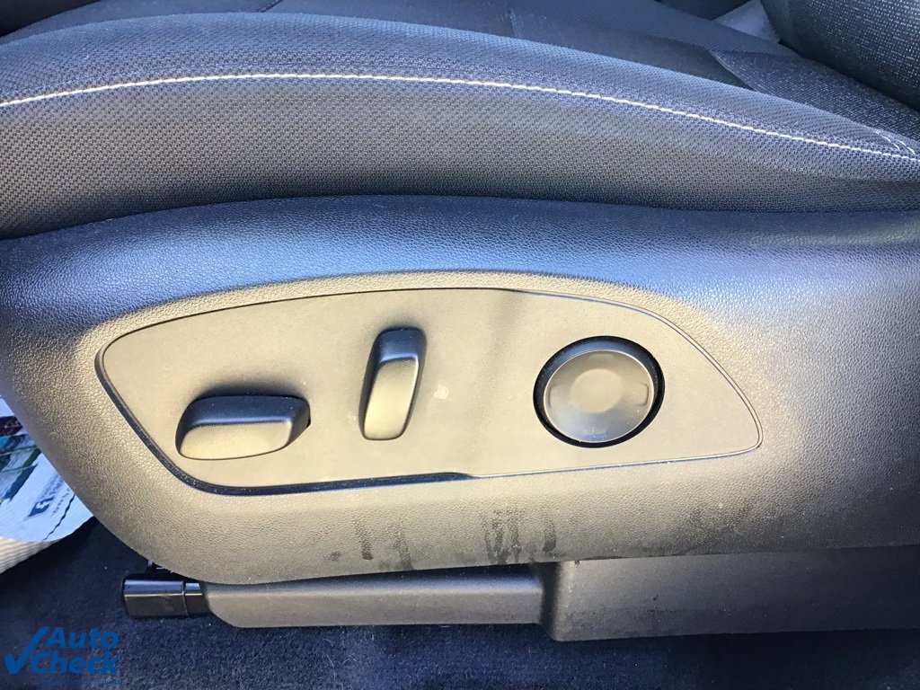 Used 2024 Chevrolet Traverse LT image 32