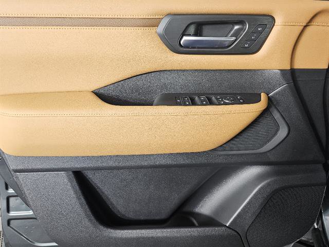 New 2026 Nissan Armada SL w/ Captain's Chari Seat Package image 42