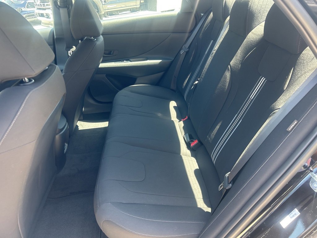 New 2025 Hyundai Elantra SEL image 21