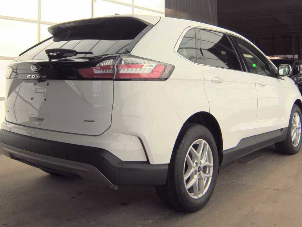 Used 2023 Ford Edge SEL w/ Convenience Package image 5