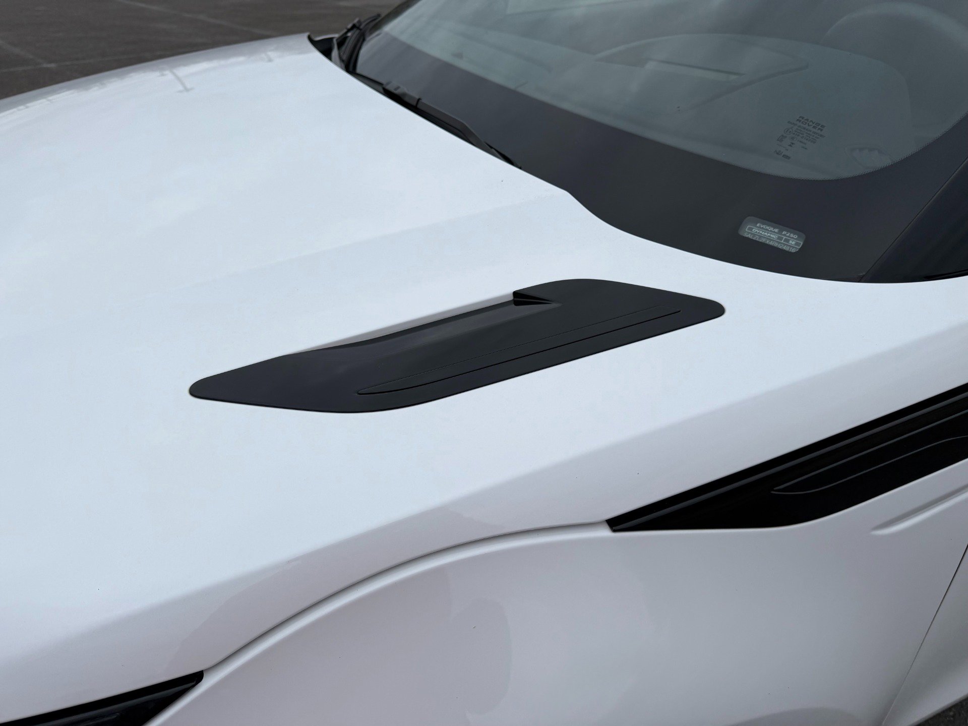 Used 2024 Land Rover Range Rover Evoque Dynamic SE image 11