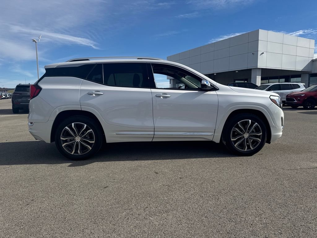 Used 2020 GMC Terrain Denali w/ Denali Premium Package image 8
