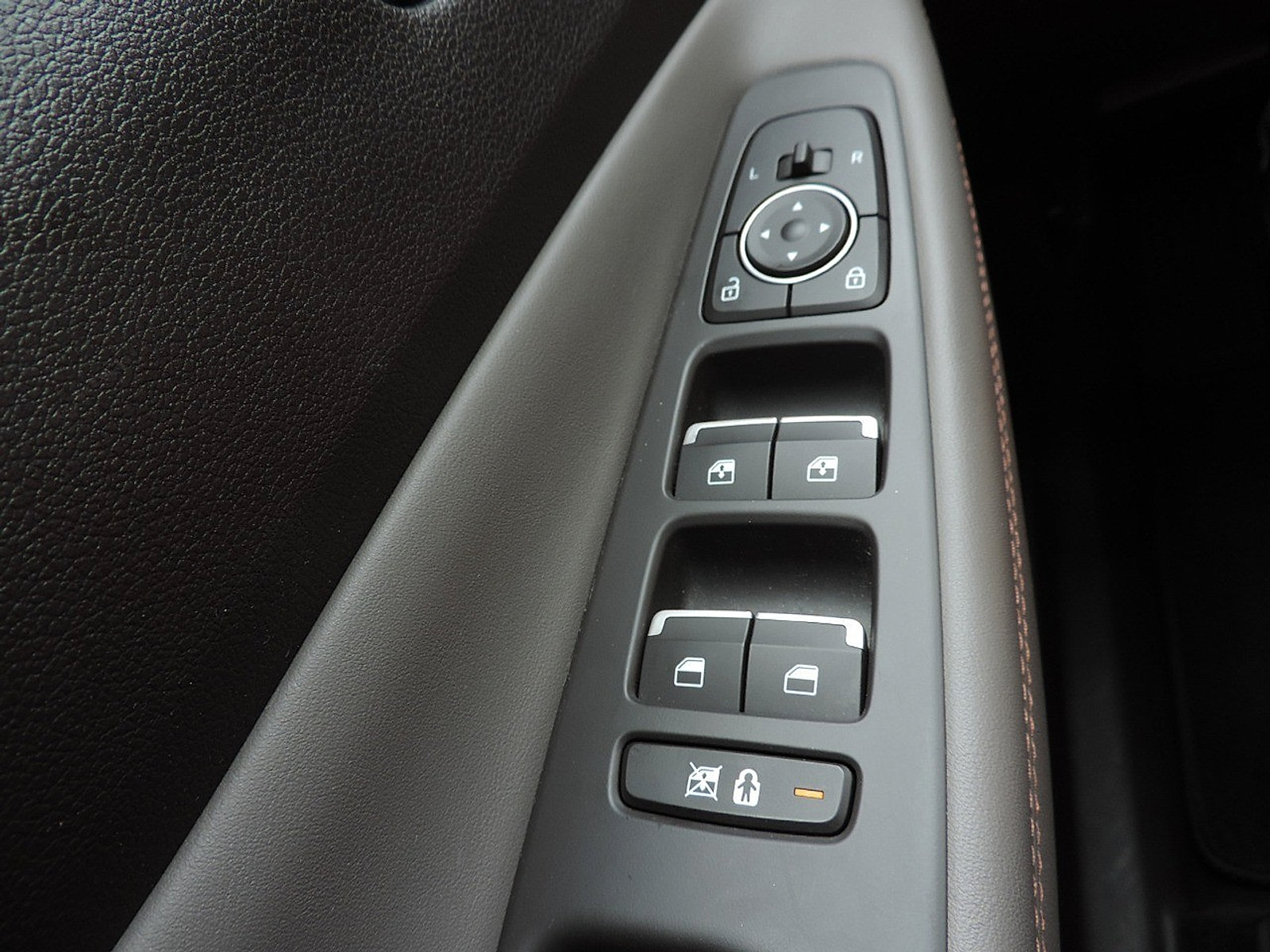 Used 2020 Hyundai Santa Fe Limited FWD image 25