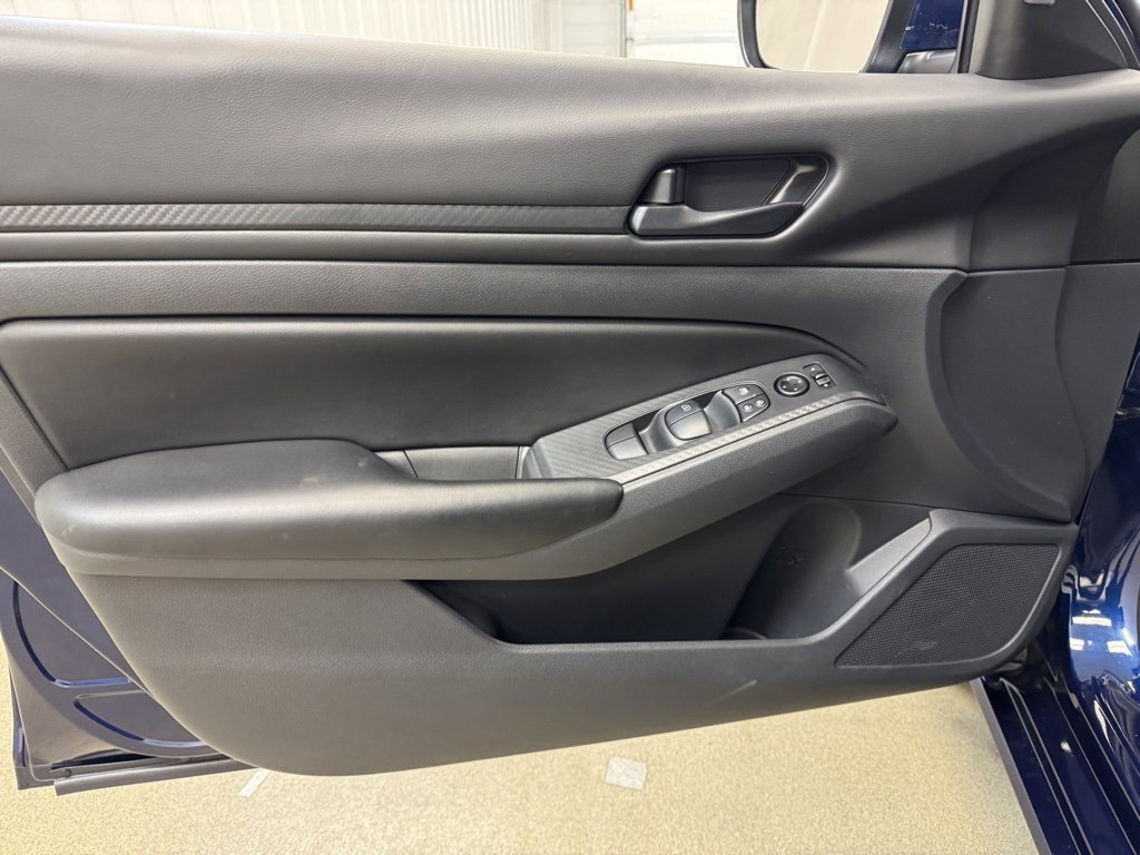 Used 2023 Nissan Altima 2.5 S image 8