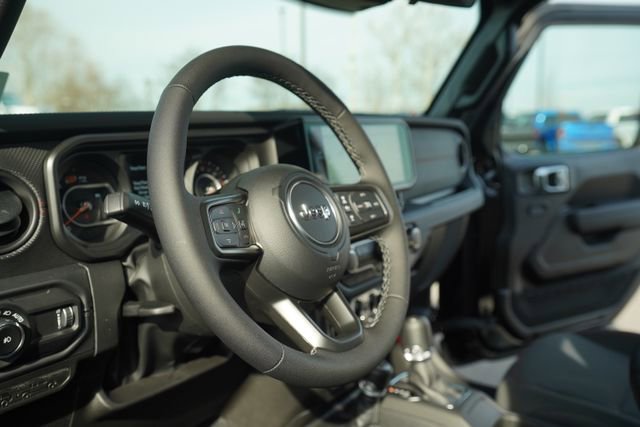 New 2026 Jeep Wrangler Unlimited Rubicon AWD/4WD image 25
