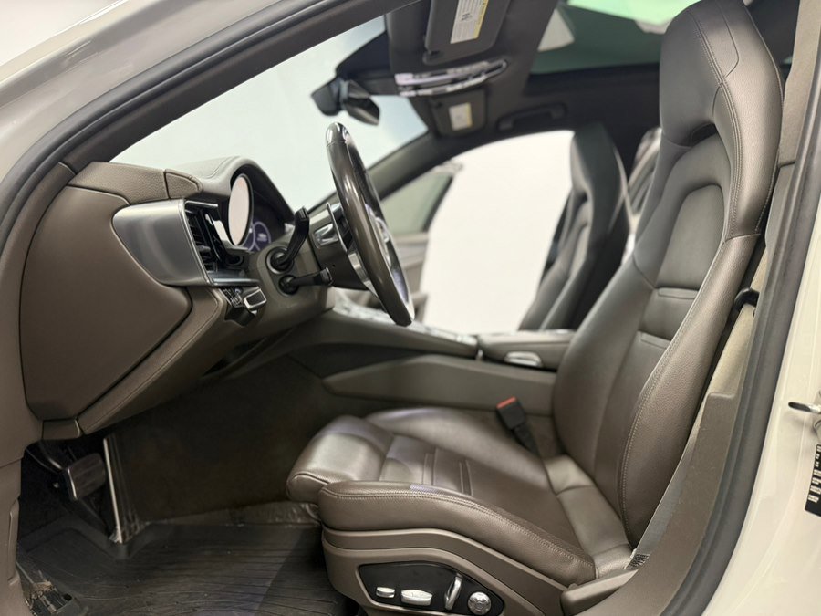 Used 2018 Porsche Panamera 4S AWD/4WD image 36