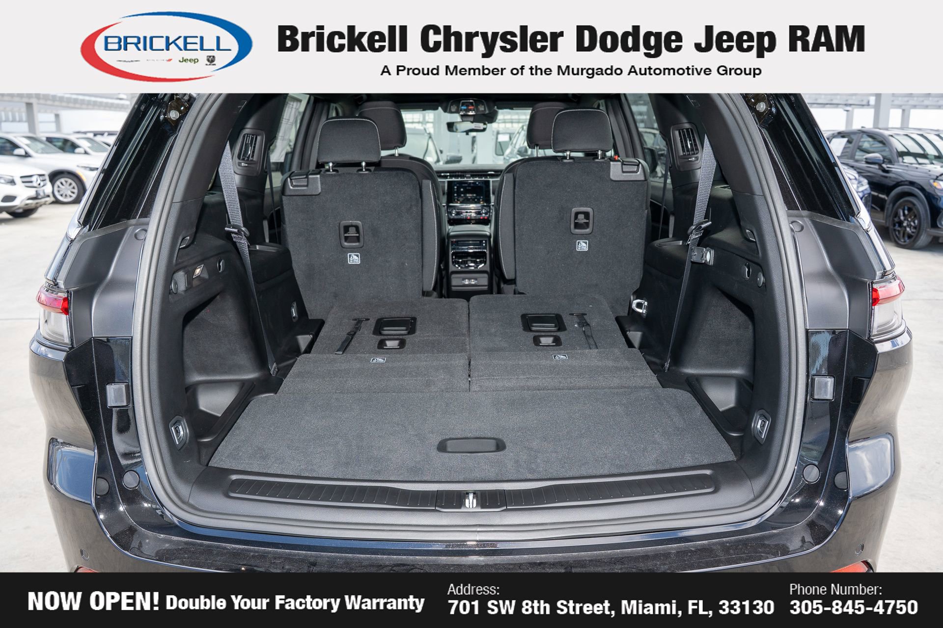 New 2025 Jeep Grand Cherokee L Laredo image 10