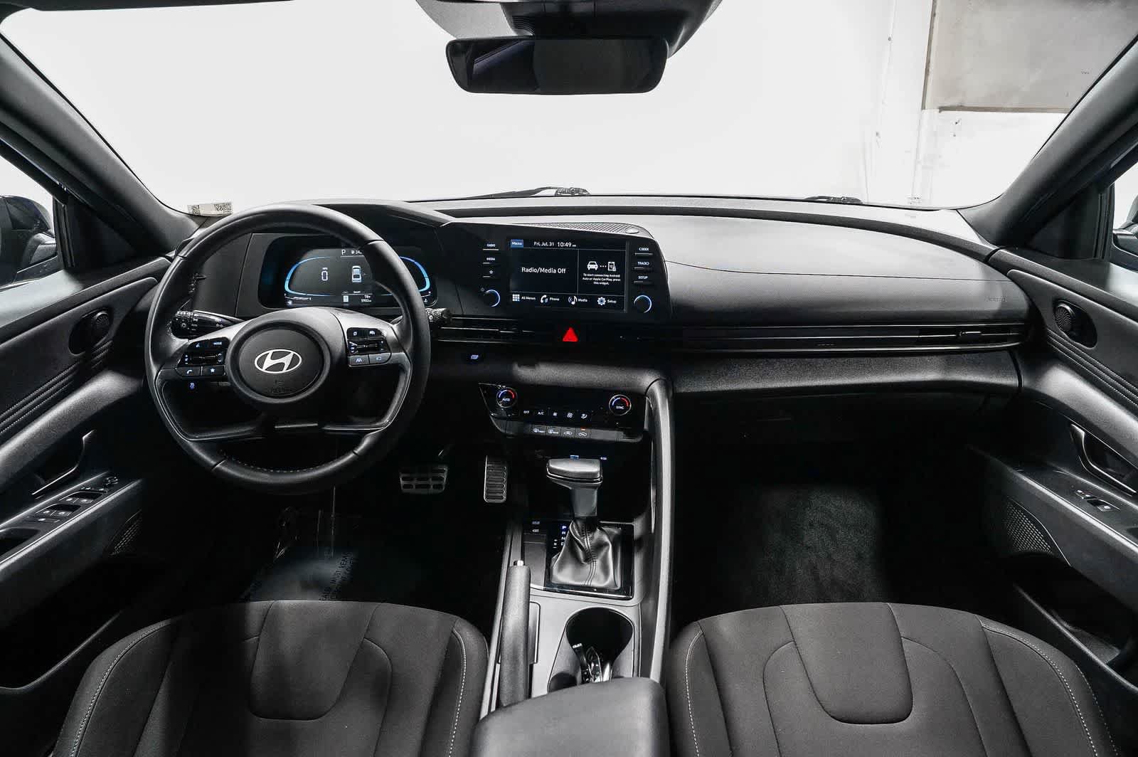 Used 2025 Hyundai Elantra Sport FWD image 12