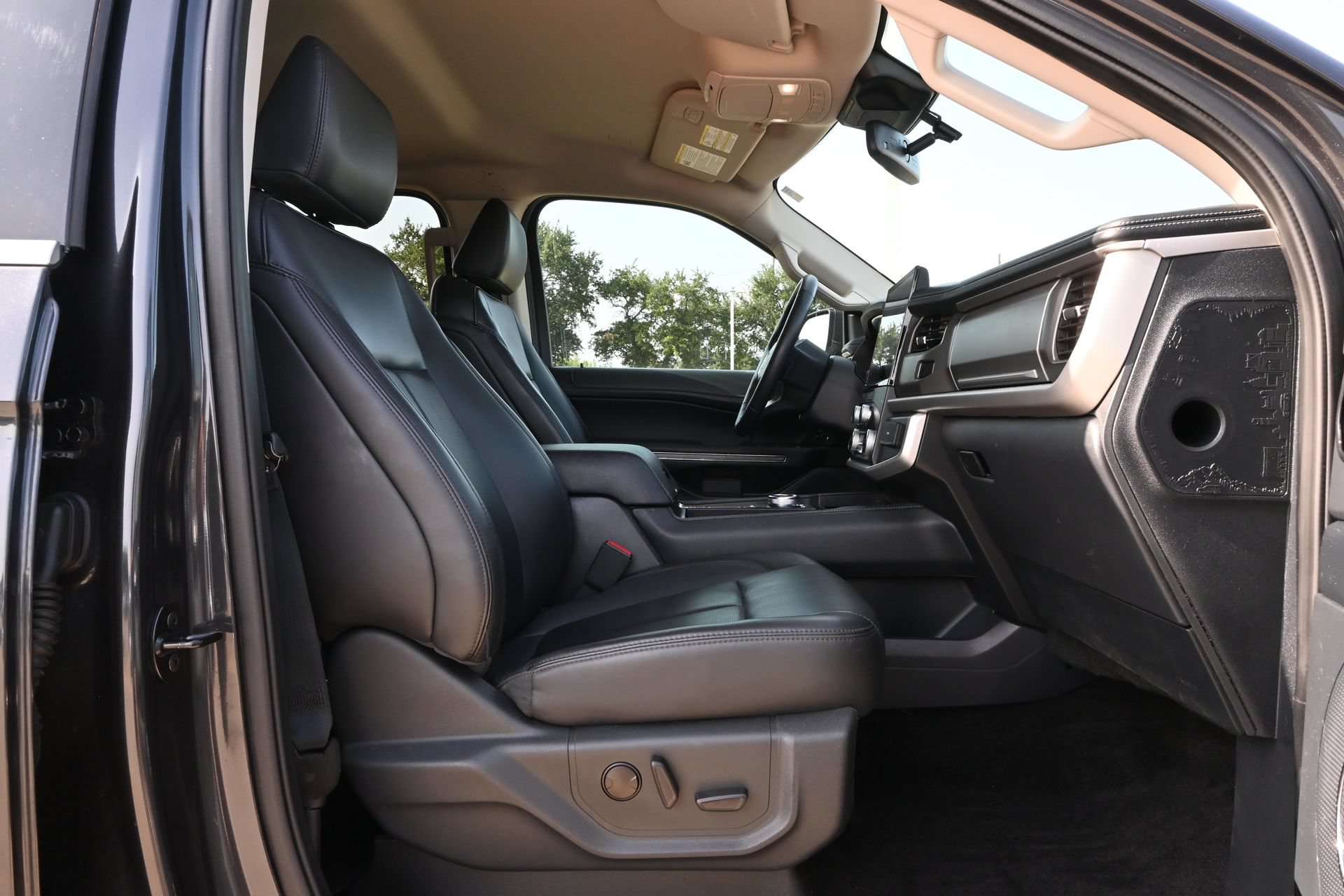 Used 2022 Ford Expedition Max XLT RWD image 26