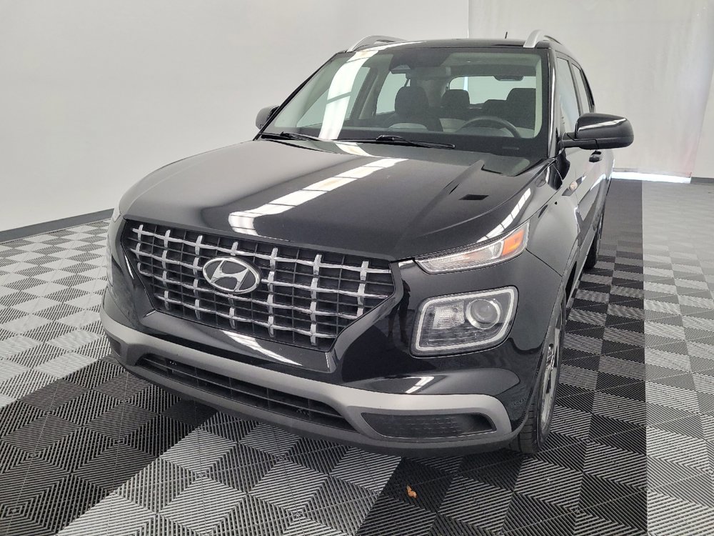 Used 2023 Hyundai Venue SEL FWD image 15