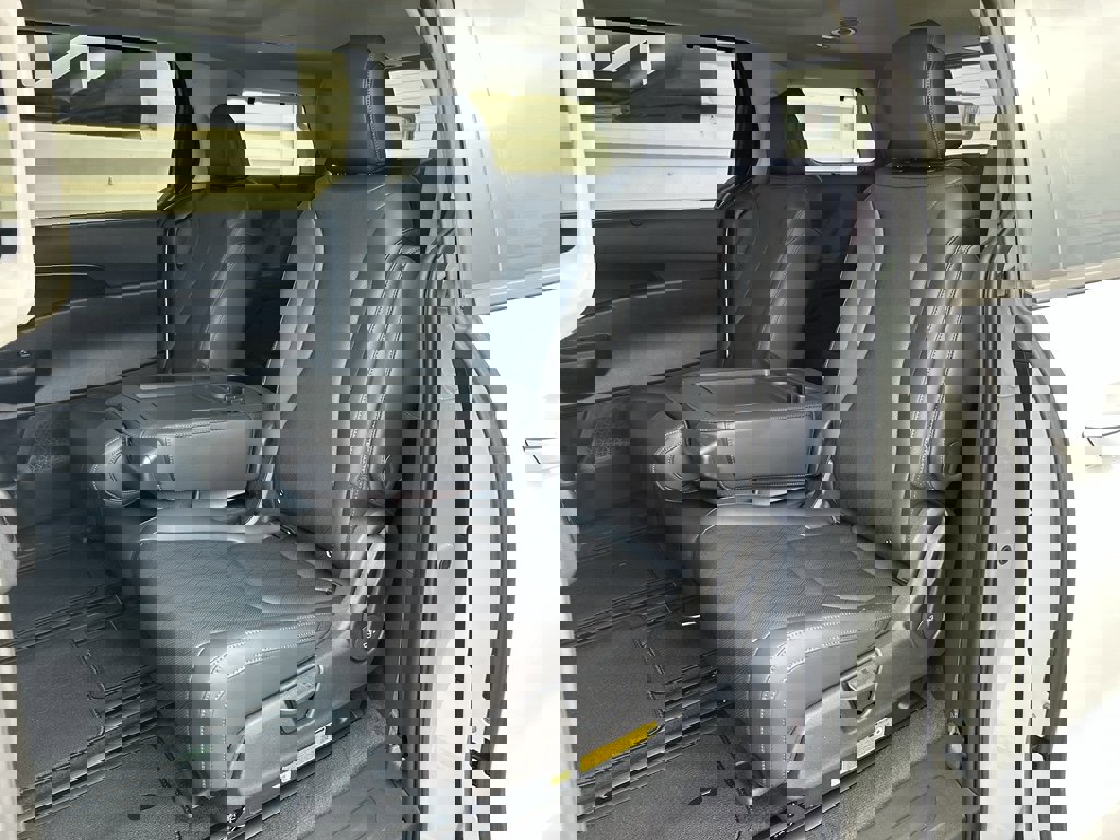 New 2026 Kia Carnival SX image 12