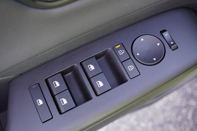 Used 2024 Hyundai Kona Limited image 22