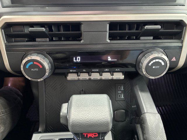 Used 2025 Toyota Tacoma TRD Sport image 21